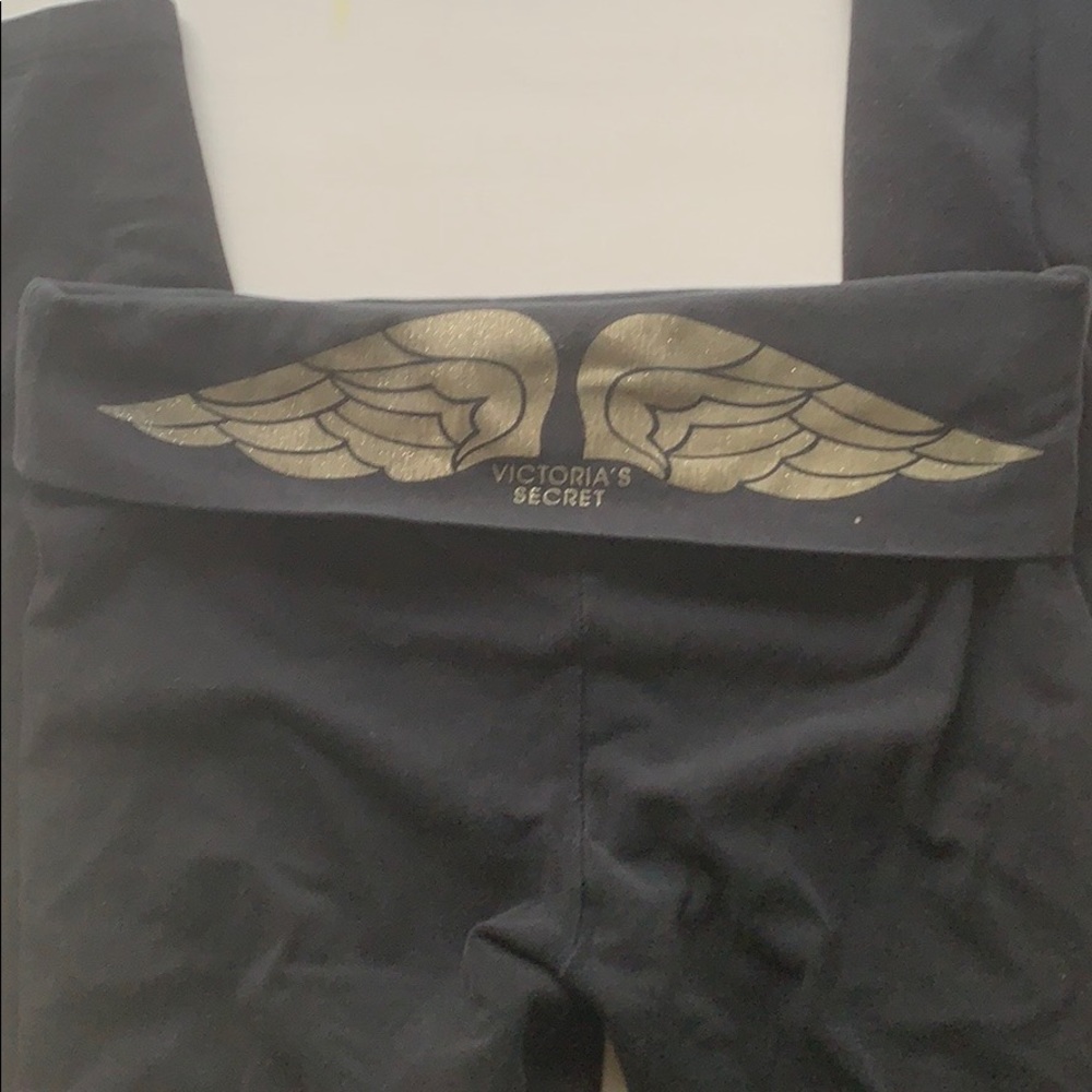 Victoria’s Secret leggings (both for 20$)